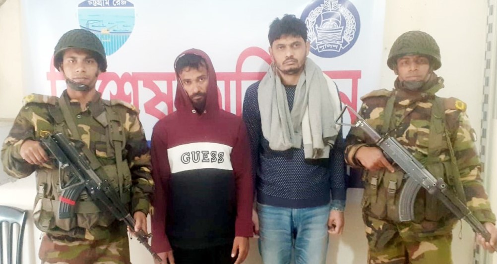   চৌদ্দগ্রামে সেনাবাহিনীর  অভিযানে আটক ২ মোঃ 