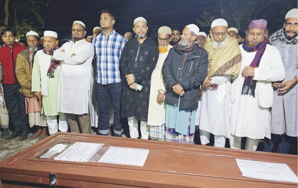   সৌদি আরবে দুর্ঘটনায় মারা যাওয়ার দেড় মাস পর দেবিদ্বারে এলো যুবকের মরদেহ, দাফন সম্পন্ন 
