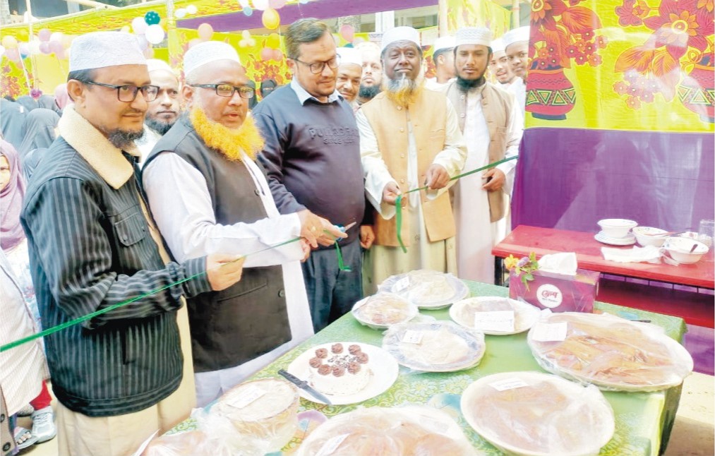  নাথেরপেটুয়া ফাযিল মাদ্রাসায় তারুণ্যের পিঠা উৎসব অনুষ্ঠিত