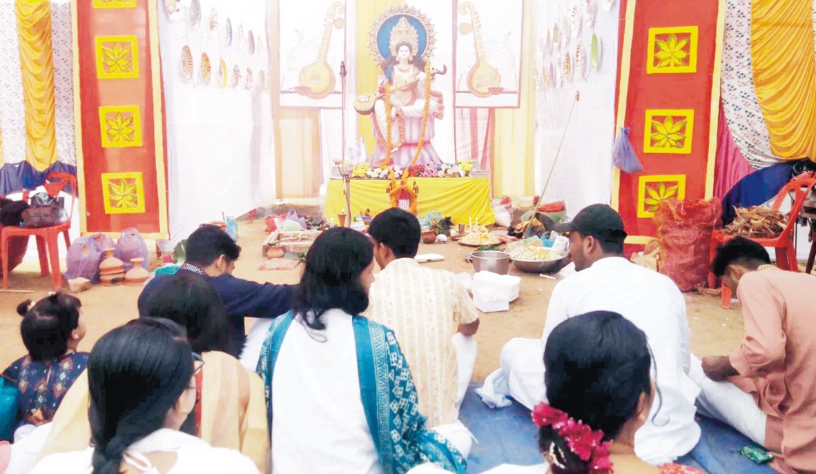  মহা সমারোহে কুবিতে সরস্বতী পূজা উদ্যাপন 