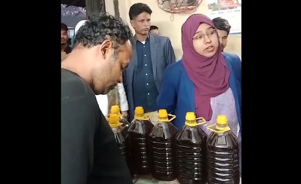   অস্বাস্থ্যকর ও নোংরা পরিবেশে  সরিষার তেল উৎপাদন, রেহানা ওয়েল মিলকে অর্থদণ্ড 