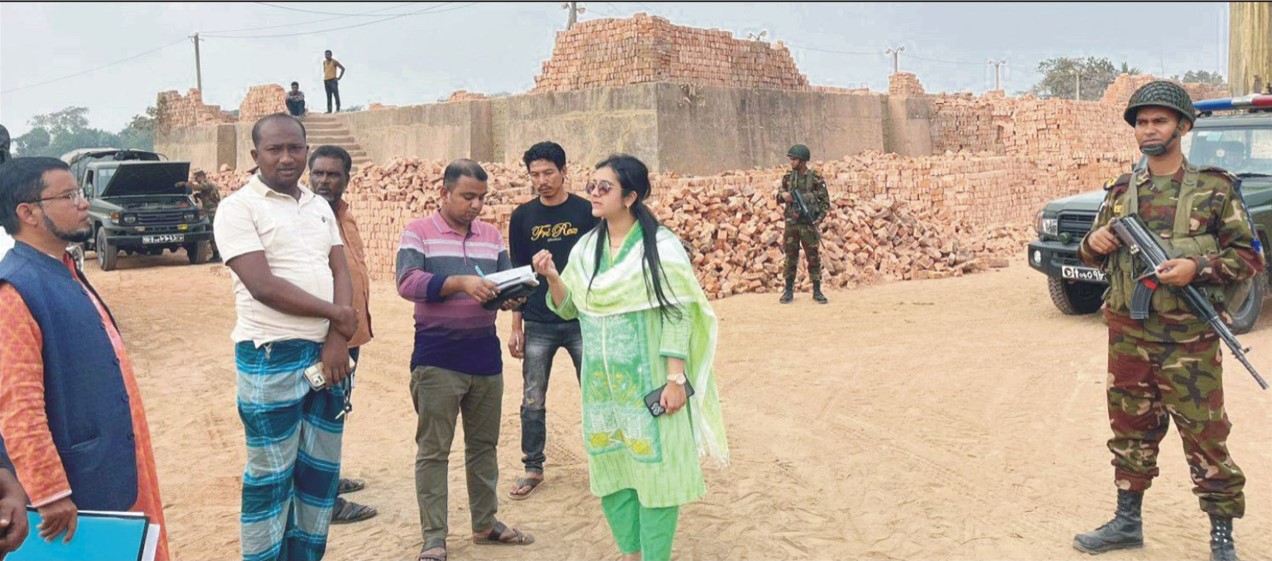  চৌদ্দগ্রামে অবৈধ ইটভাটার  ২ লাখ টাকা জরিমানা