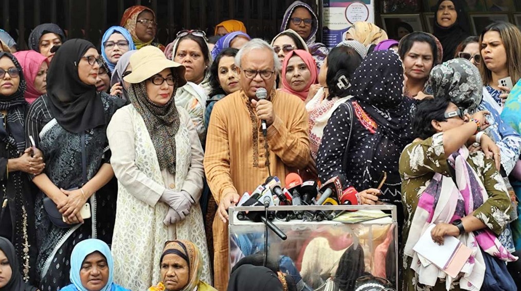 অন্তর্বর্তী সরকার বিএনপির অভিযোগ ব্যক্তিগতভাবে নেয় : রিজভী