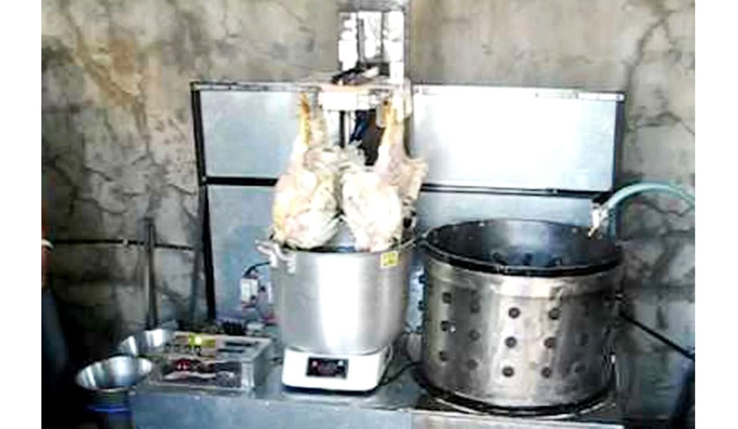   মেঘনার বাজার গুলোতে মুরগী ড্রেসিংয়ে অতিরিক্ত চার্জ, ভোক্তাদের অভিযোগ