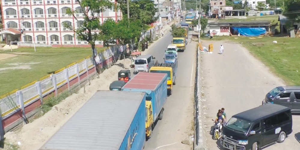  ঈদযাত্রায় ৮ কিলোমিটারে  ভোগান্তির শঙ্কা 