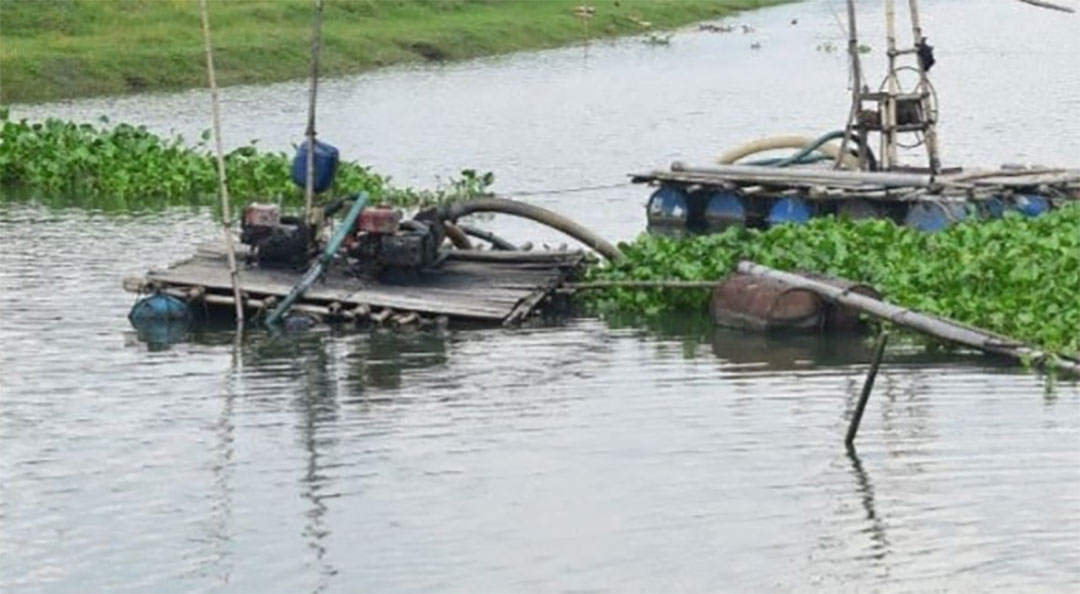  তিতাসে অবৈধভাবে  বালু উত্তোলন, লাখ  টাকা জরিমানা 