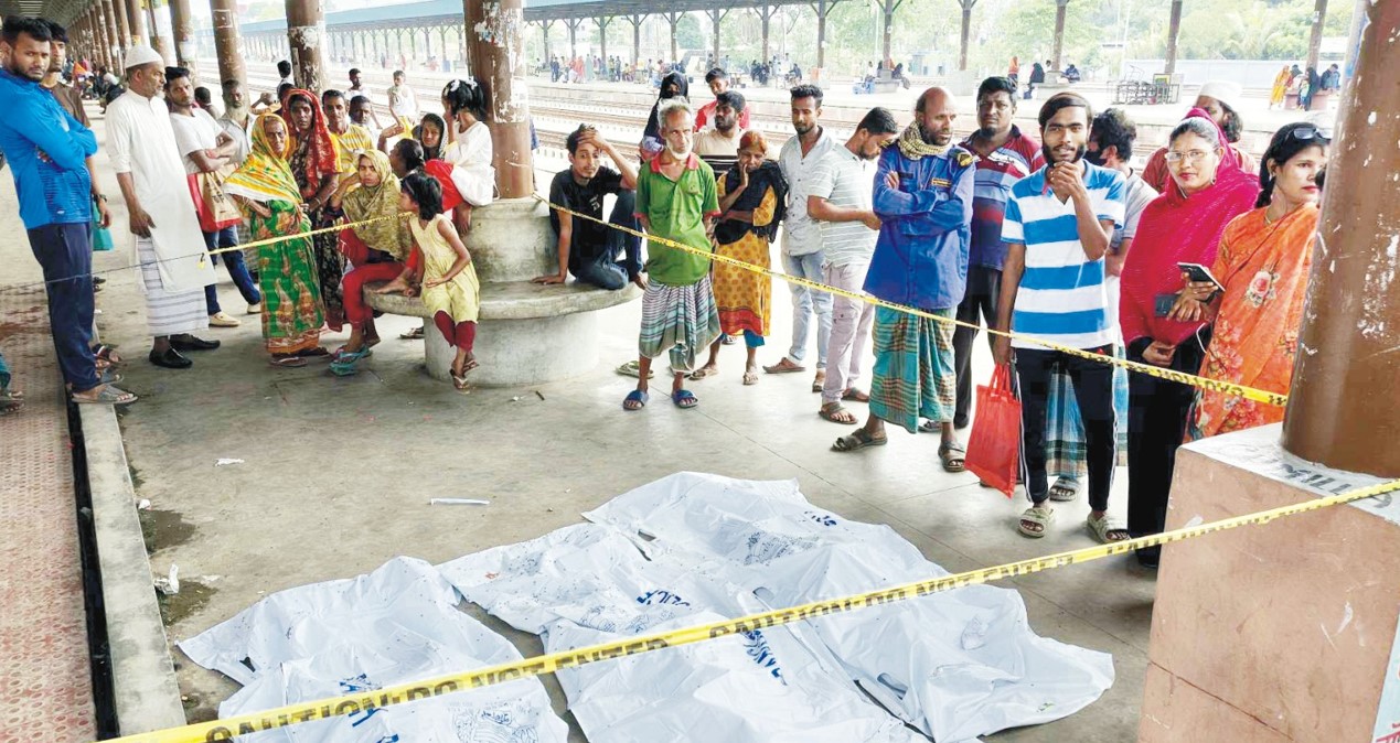  ঘুম, নেশা নাকি ভাগ্য- কোনটি কেড়ে নিয়েছে এই তিন যুবকের প্রাণ?