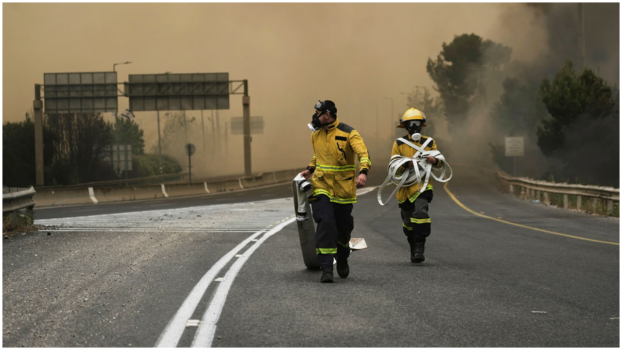 দাবানলে ইসরায়েলের দখলকৃত জেরুজালেম এখনো পুড়ছে