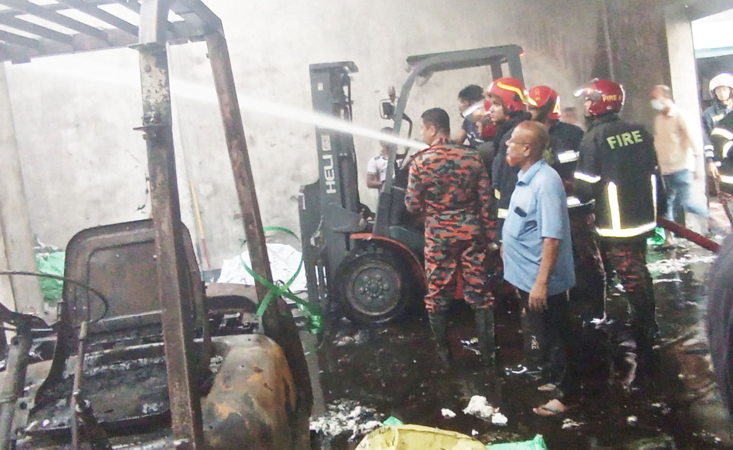 বজ্রপাতে কুমিল্লা স্পিনিং মিলসে আগুন