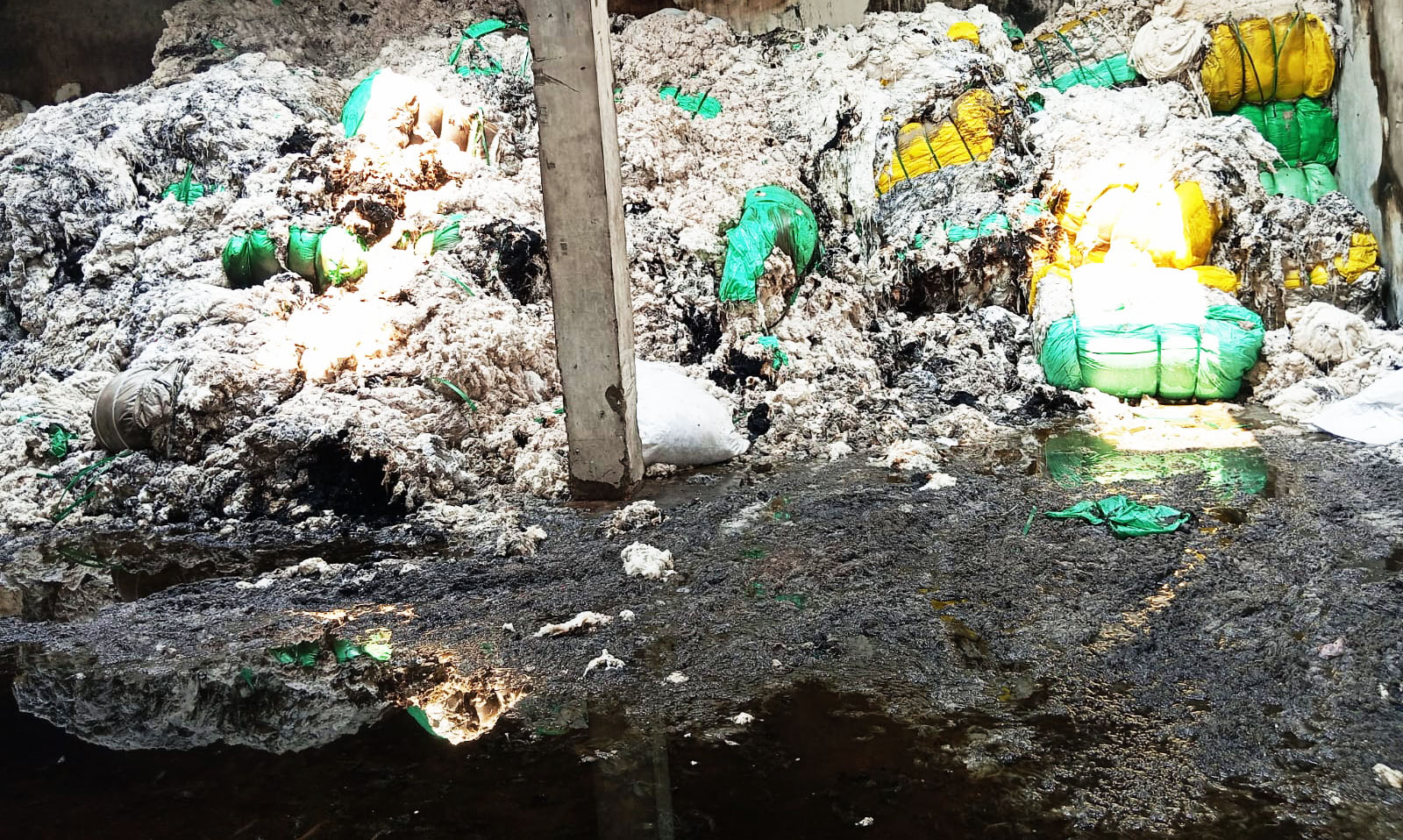 বজ্রপাতে কুমিল্লা স্পিনিং মিলসে আগুন