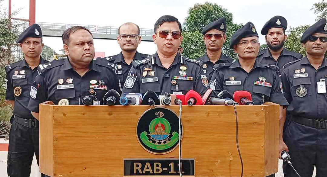 যাওয়া-আসায় খরচ হয় ৬ দিনের মজুরি;  তবুও বাড়ি ফেরায় অন্যরকম আনন্দ 