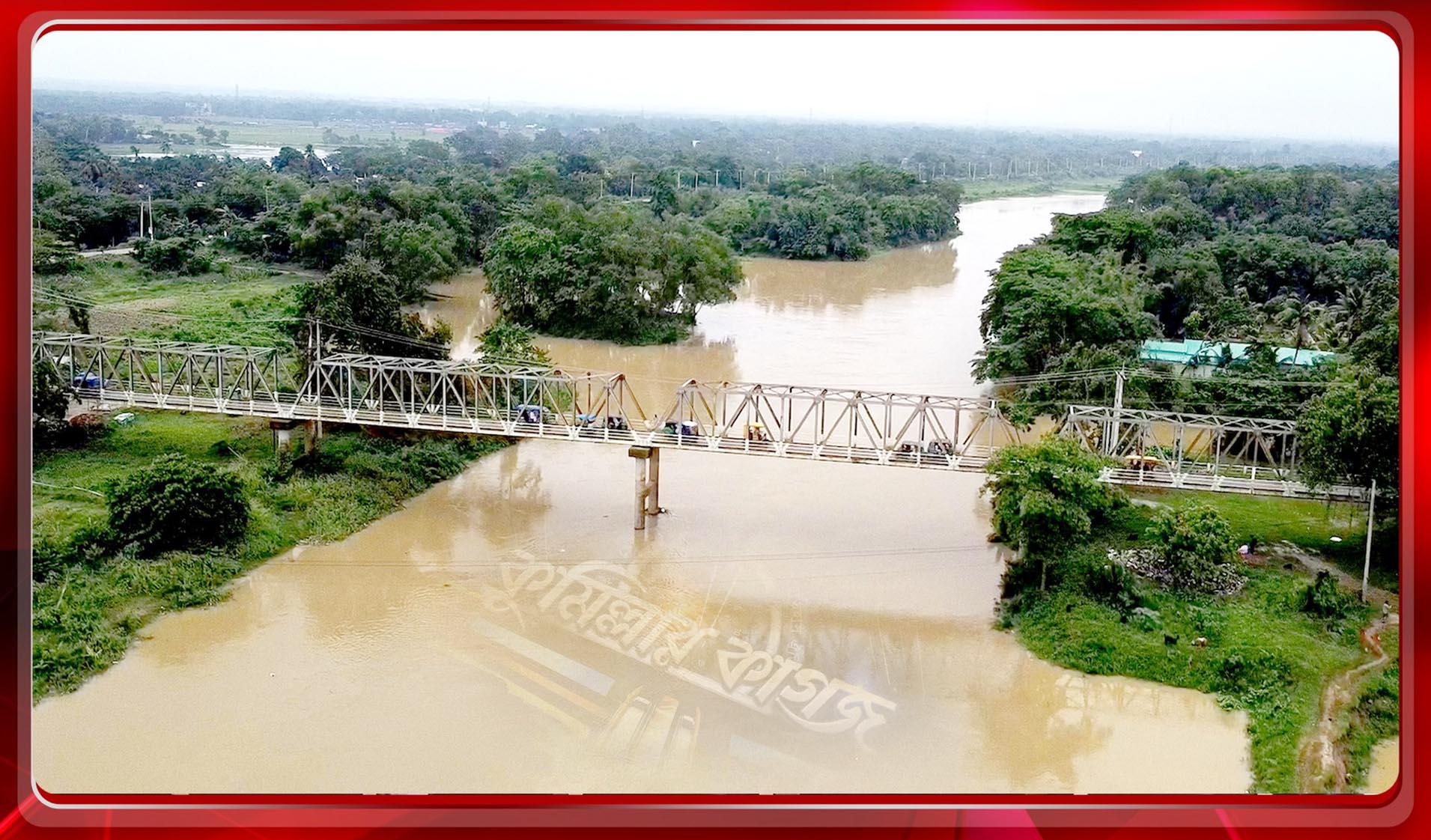 কুমিল্লার গোমতীর পাড়ে তেঁতুল গাছে তরুণী ভূত