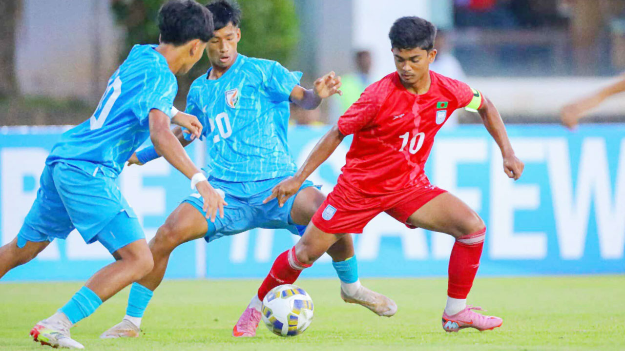  ‘ফাইনালে রেফারিং প্রশ্নবিদ্ধ’