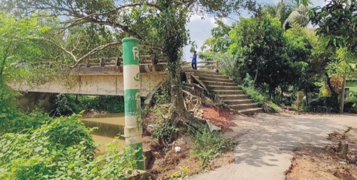  অপরিকল্পিত সেতুর কারণে,  দুর্ভোগে অর্ধলাখ মানুষ! 