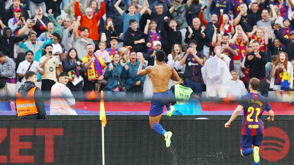  আরাউহোর শেষের গোলে রোমাঞ্চকর জয়ে শীর্ষে বার্সেলোনা