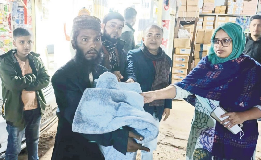  শীতার্তদের পাশে ইউএনও তাহমিনা মিতু 