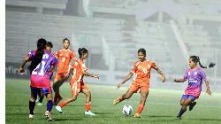  ৮ গোলে হারে শুরু চ্যাম্পিয়ন নাসরিনের