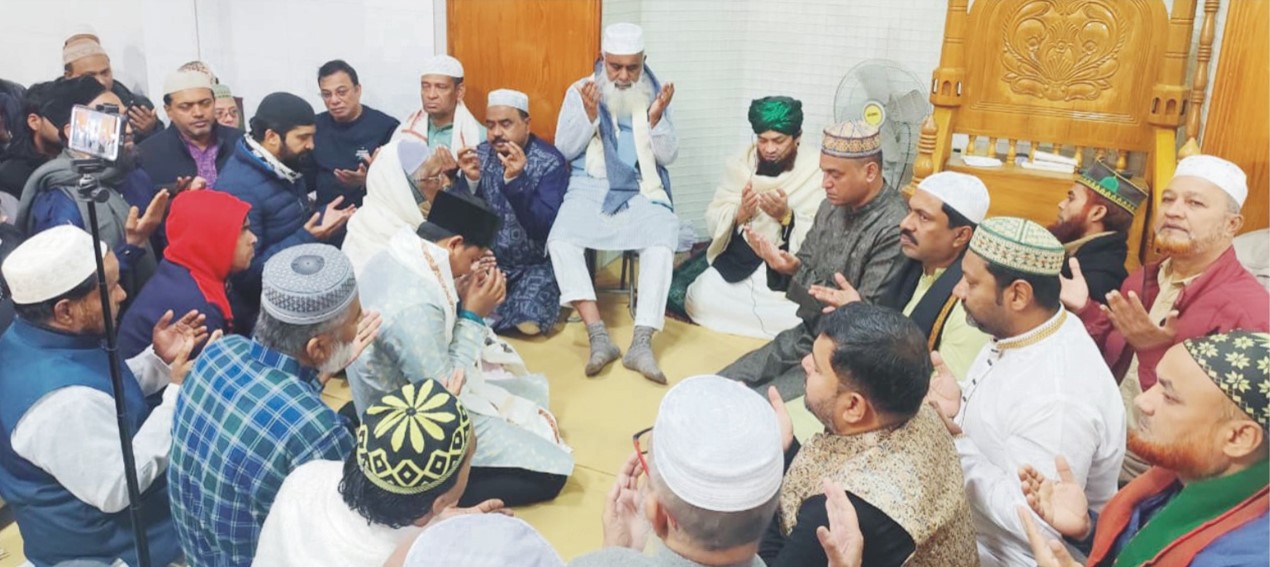   মনিরুল হক চৌধুরীর  উদ্যোগে  খালেদা জিয়ার  রুহের মাগফিরাত  কামনায় দোয়া 