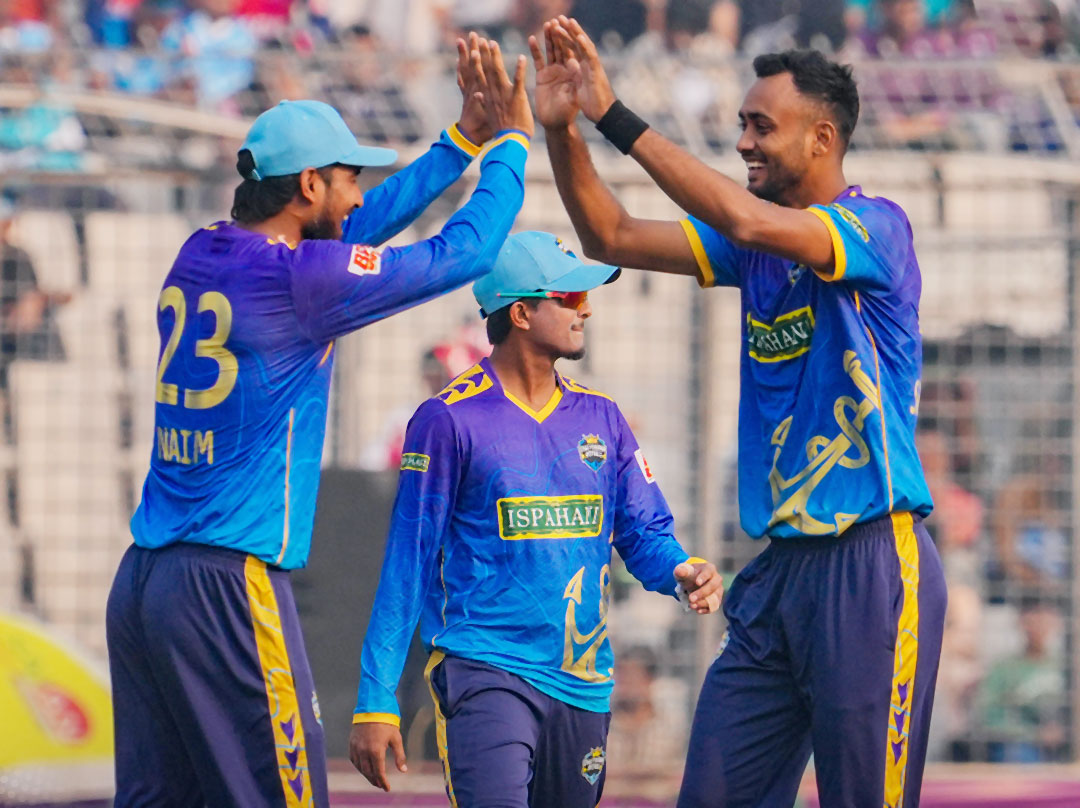 নোয়াখালীকে হারিয়ে শীর্ষে চট্টগ্রাম