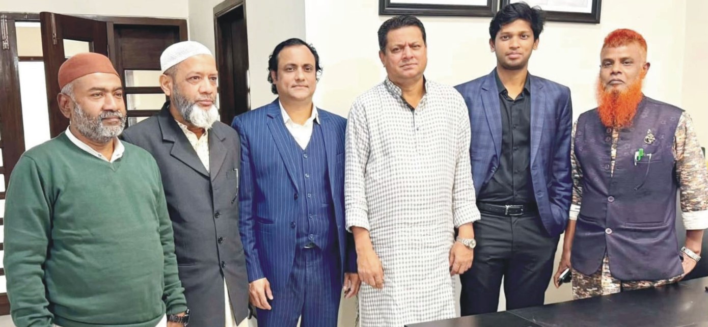  জাকারিয়া তাহের সুমনের সঙ্গে বাংলাদেশ  তরিকত ফেডারেশনের কুমিল্লা শাখার সাধারণ  সম্পাদক আবুল কালাম আজাদের সাক্ষাৎ