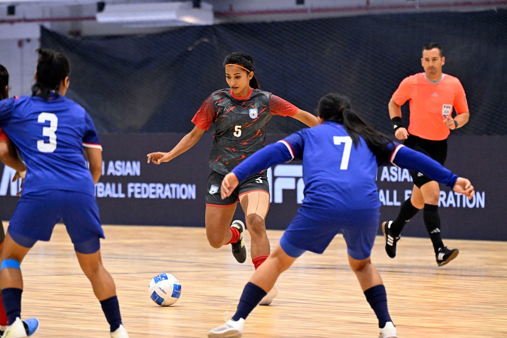   সহজেই নেপাল বাধা টপকালেন সাবিনারা