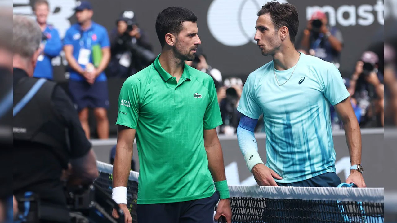  দুই সেটের খেলায় দুটিতে হেরেও সেমিফাইনালে জোকোভিচ