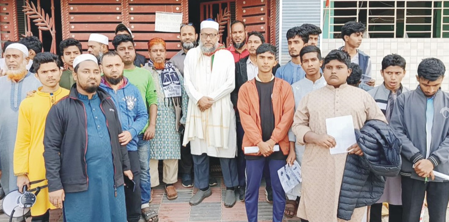  দাঁড়িপাল্লার প্রার্থী কাজী দ্বীন  মোহাম্মদের পক্ষে পাড়ায় মহল্লায়  ঘুরছেন নায়েবে আমীর  