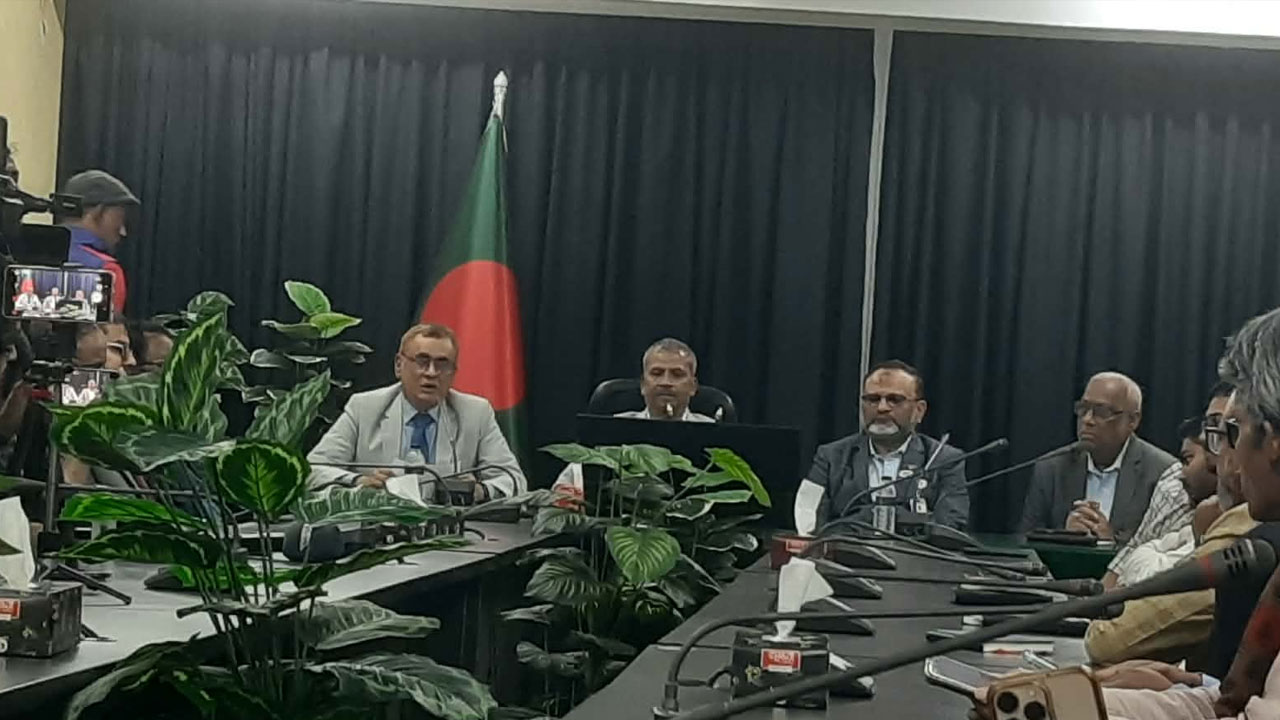  বিশ্বকাপ না খেলার সিদ্ধান্ত বিসিবি এবং খেলোয়াড়দের : ক্রীড়া উপদেষ্টা