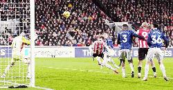    শিরোপা লড়াইয়ে বড় হোঁচট আর্সেনালের