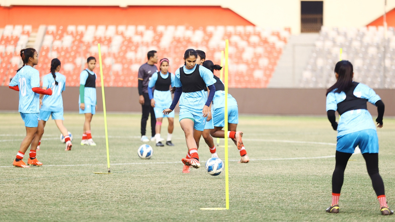   ভিয়েতনামকে ৬ গোলে উড়িয়ে বাংলাদেশকে সতর্ক করলো চীন