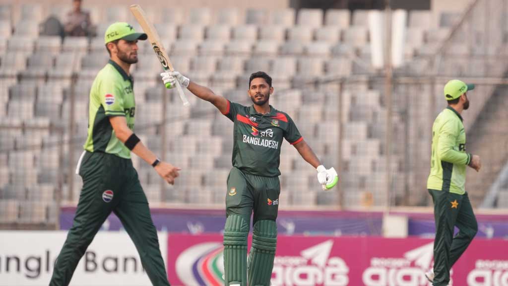  ৭ ছক্কার রেকর্ডে তানজিদের প্রথম সেঞ্চুরি 