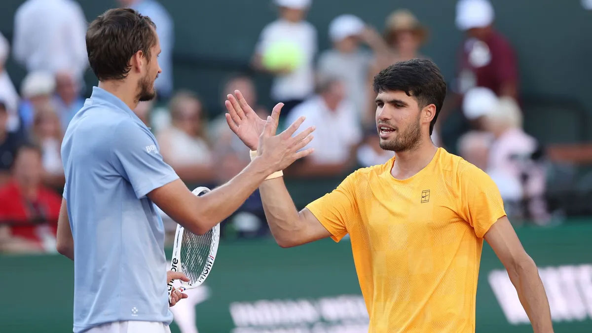  আলকারাজকে হারিয়ে ফাইনালে মেদভেদেভ