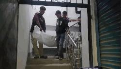 শাহরাস্তিতে গলায় ফাঁস দিয়ে প্রবাসীর স্ত্রী এক সন্তানের জননীর আত্মহত্যা!  