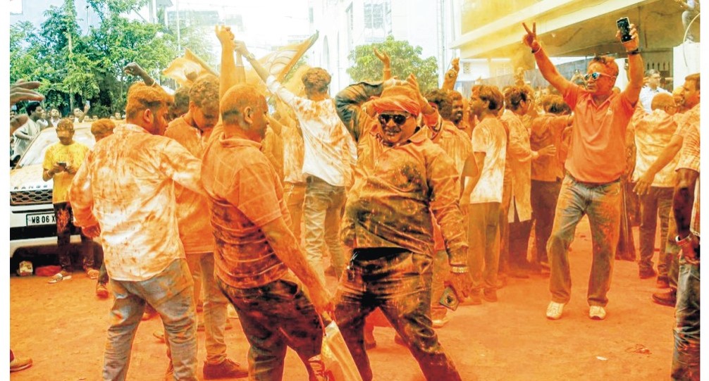  পশ্চিমবঙ্গের দখল নিল মোদীর বিজেপি