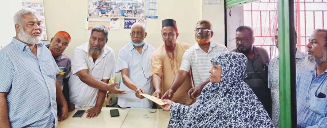   কুমিল্লা জেলা পরিবহন  শ্রমিক ইউনিয়নের  উদ্যোগে মৃত্যু ফান্ডের অনুদান প্রদান