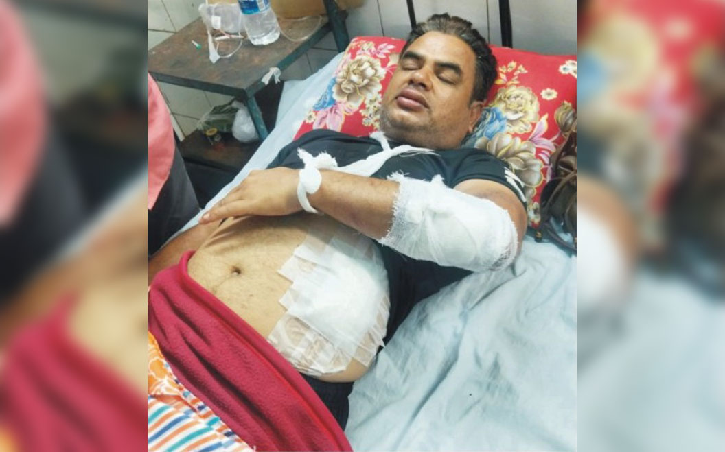   পৈত্রিক সম্পত্তির সীমানা বিরোধে  হামলার অভিযোগ, আহত ৩