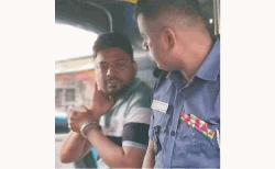 ইভটিজিংয়ের অভিযোগ অটোরিকশা চালককে ভ্রাম্যমাণ আদালতের কারাদণ্ড প্রদান 