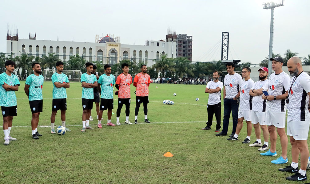  প্রথম দিনে শিষ্যদের কী বার্তা দিলেন নতুন কোচ ডুলি?