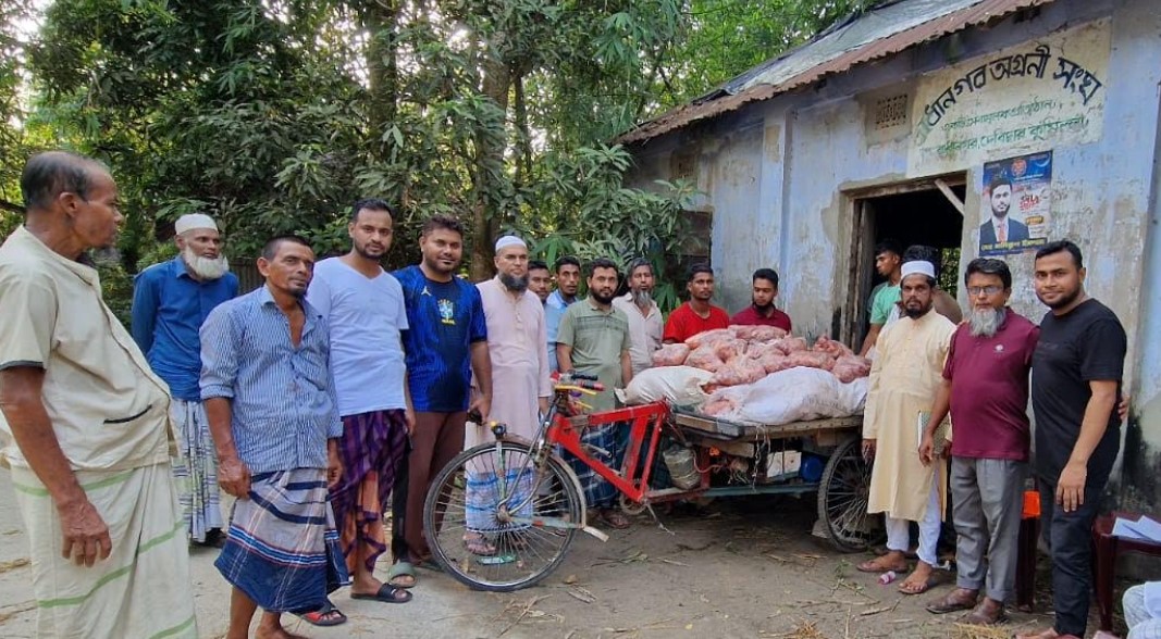 ঈদের আনন্দ ভাগাভাগি করে  নেওয়ার গ্রাম দেবিদ্বারের ‘রাধানগর’  