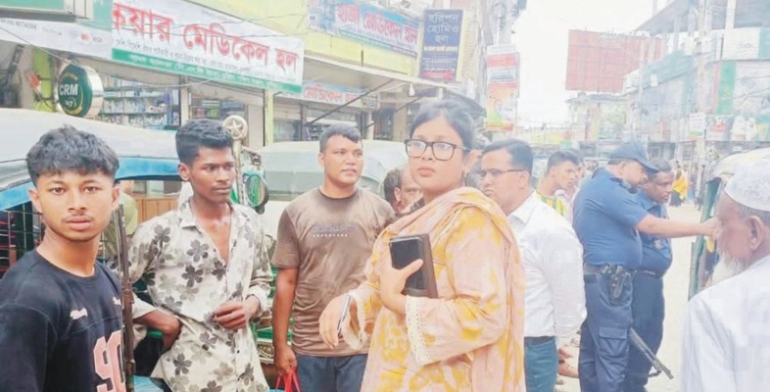    বুড়িচংয়ে অতিরিক্ত ভাড়া আদায় ৪ সিএনজি চালককে জরিমানা