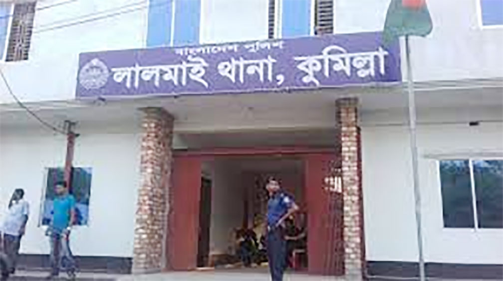   লালমাইয়ের প্রবাসীর বাড়িতে  দুর্ধর্ষ চুরি, স্বর্ণালংকার লুট