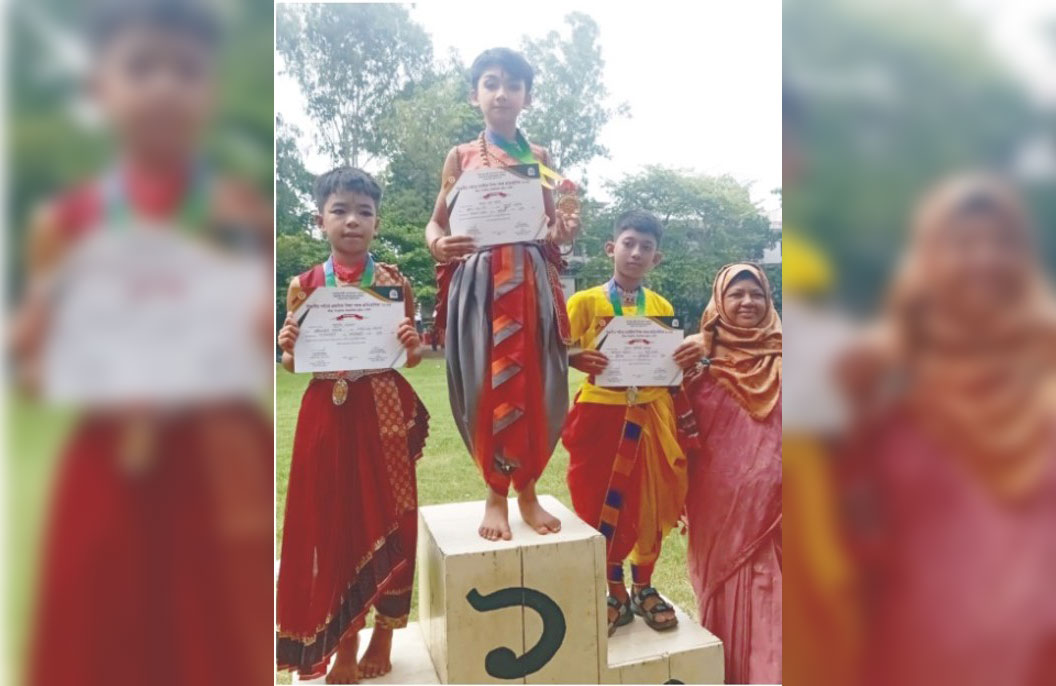  চট্টগ্রাম বিভাগে নৃত্যে  প্রথম হয়েছে কুমিল্লার নির্ঝর দাস আদি 