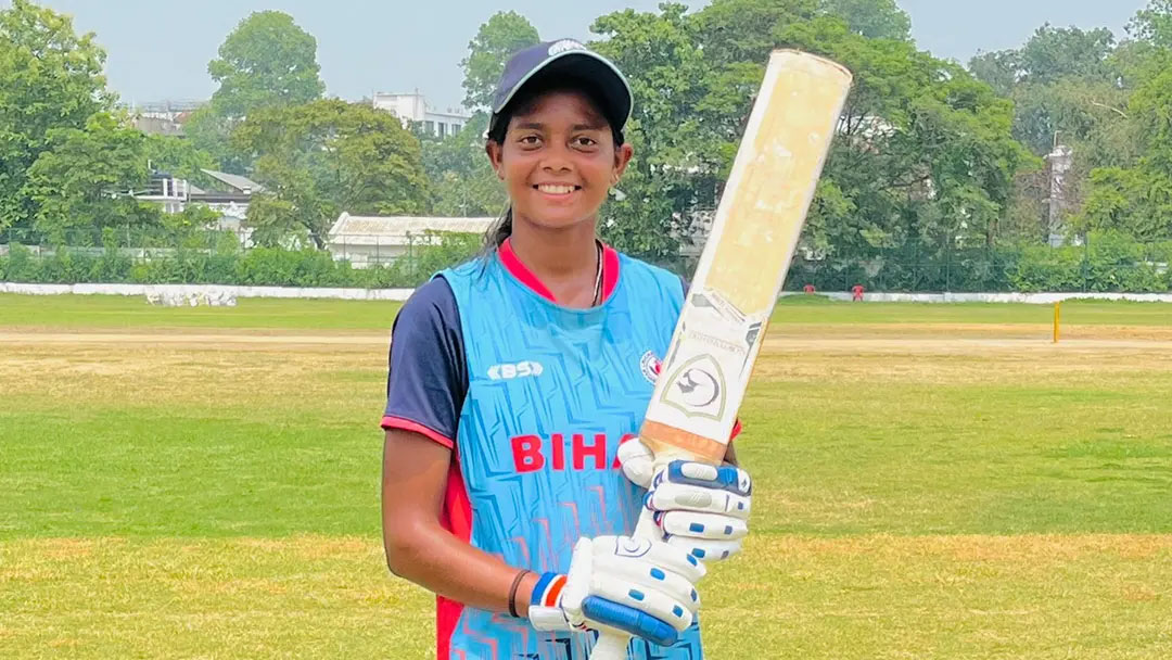   ১২৬ বলে ৩০৬, ১৫ বছরের ক্রিকেটারের অবিশ্বাস্য ব্যাটিং!