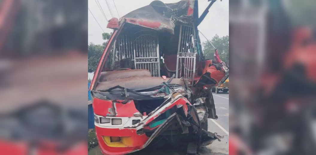   ঢাকা-চট্টগ্রাম মহাসড়ক সৌহার্দ্যরে পিছনে শ্যামলীর ধাক্কায় সুপারভাইজার নিহত 