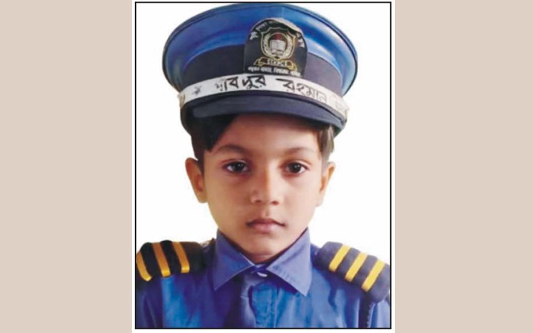   কুমিল্লায় ছাদ থেকে  পড়ে স্কুল ছাত্রের  মর্মান্তিক মৃত্যু 