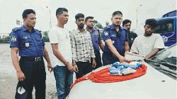  দাউদকান্দিতে ১৬ হাজারইয়াবাসহ  প্রাইভেটকার জব্দ,  আটক ২ 