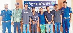  দাউদকান্দিতে পৃথক  অভিযানে ডাকাতি-চুরি,  মারামারি ও পরোয়ানাভুক্ত ৯ আসামি গ্রেপ্তার 