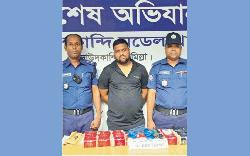  দাউদকান্দিতে ৭০ হাজার পিস ইয়াবাসহ প্রাইভেটকার জব্দ, গ্রেপ্তার ১  
