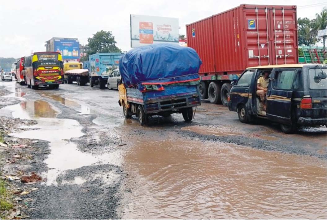 আধা কিলোমিটারে স্থবির মহাসড়ক 