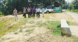  কালভার্টে পানি প্রবাহে বাঁধার  অভিযোগ তদন্তে এসিল্যান্ড